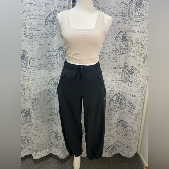Nike Pants - NIKE | Black Wind-Breaker Capri Joggers